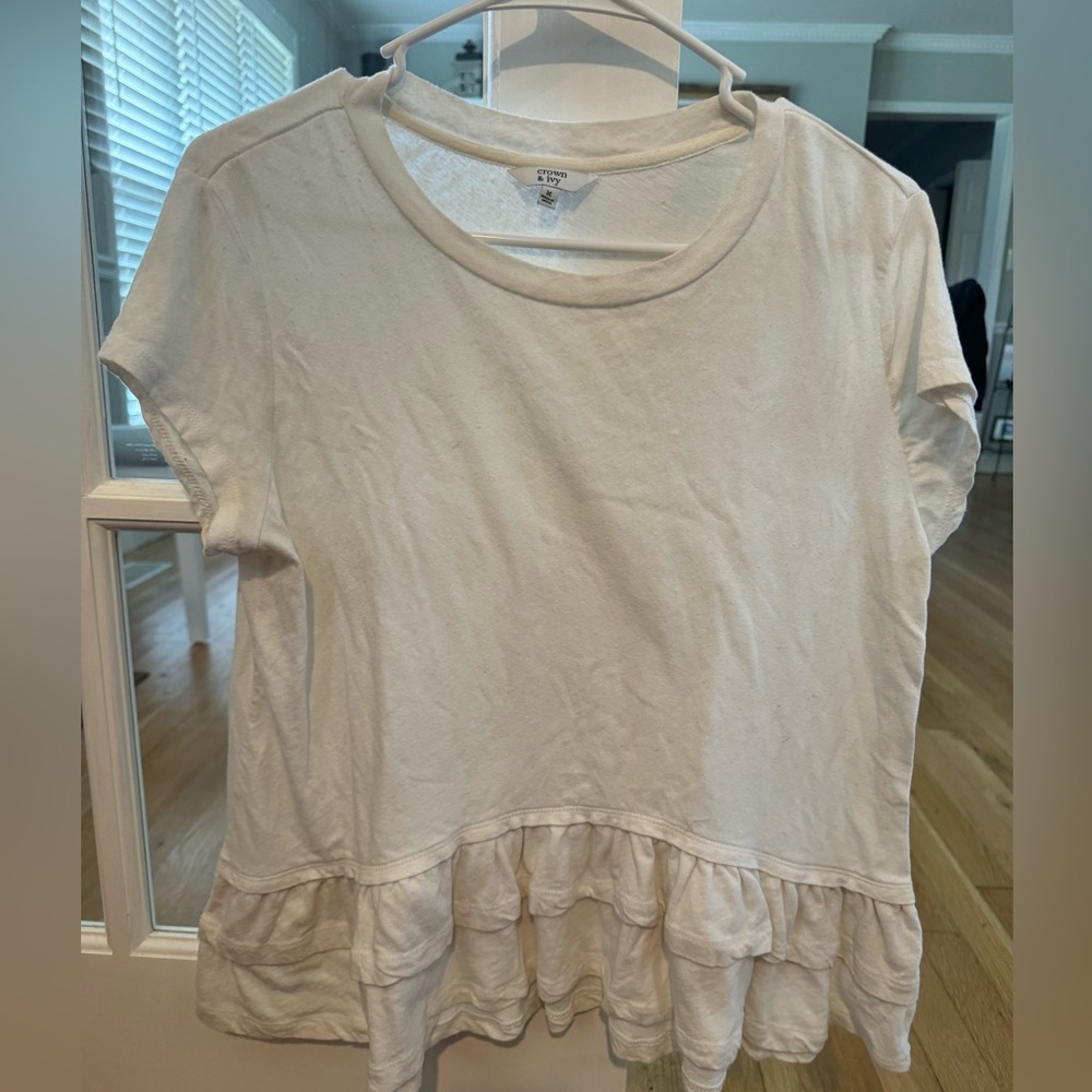 Cute blouse!
